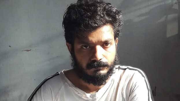Sreenath Bhasi and Prayaga Martin reach Om Prakash's room