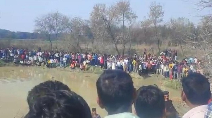 7 children among 15 dies after tractor fell on pond