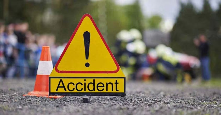 two year old boy dies after pick up van rammed into stationary car in Kozhikkode