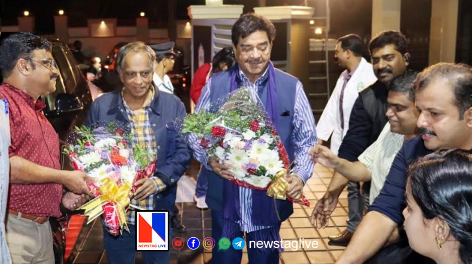 SATHRUGNAN SINHA SEND OFF DR P AKIKKUTTEES AYURVEDIC AND MODERN HOSPITAL
