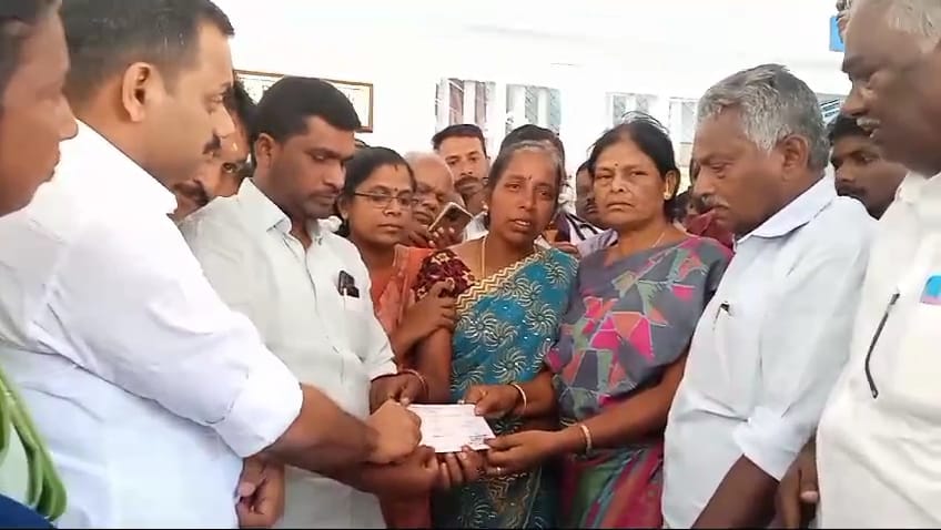 , gives Rs 10 lakh as emergency aid to Suresh Kumar's family