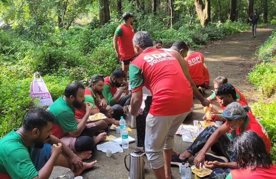 SDPI rescue team, which was trapped in the forest, returned safely