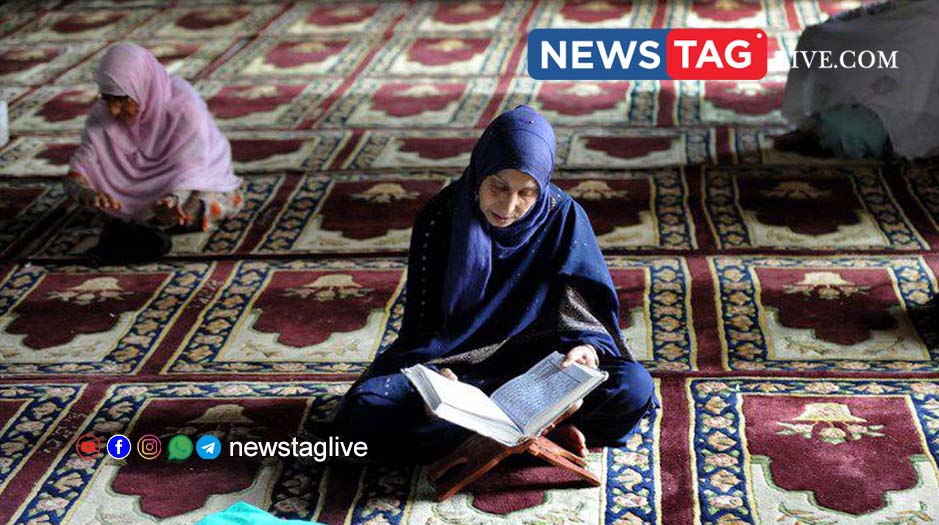 women in mosque