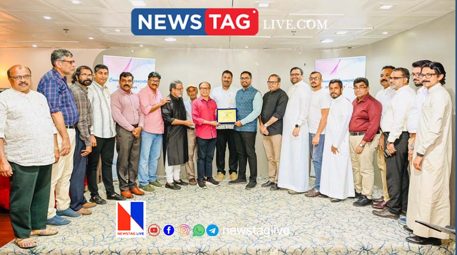 Jeddah Kerala Pouravali awards medal to JNH group executive director Ali Muhammad Ali