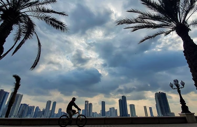 Early morning showers in Ras Al Khaimah, partly cloudy skies across UAE