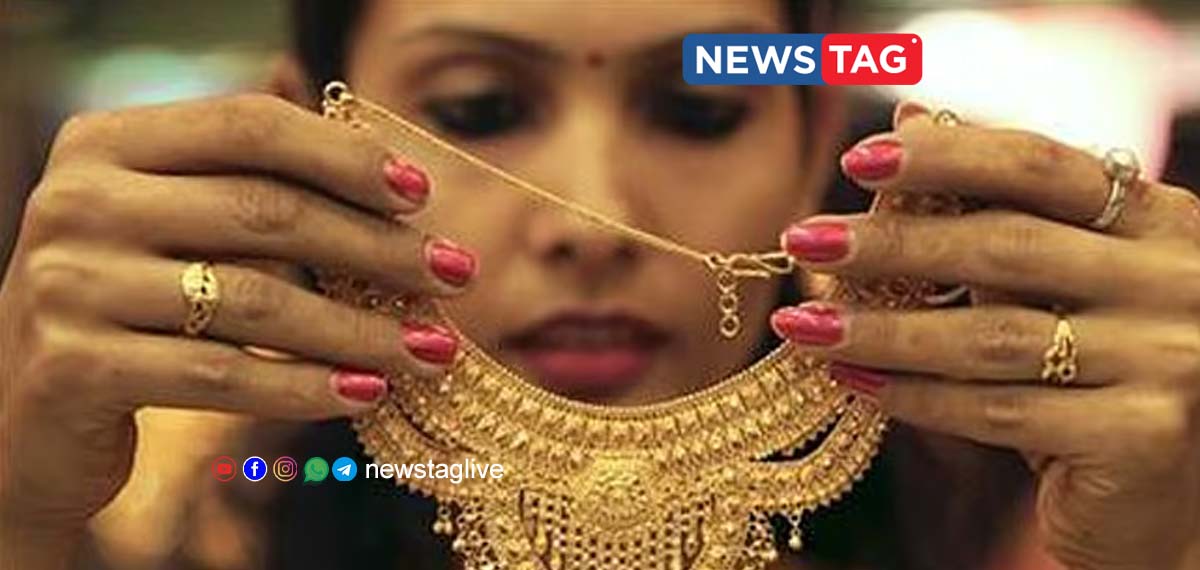 JEWELLERY IN AIRPORT