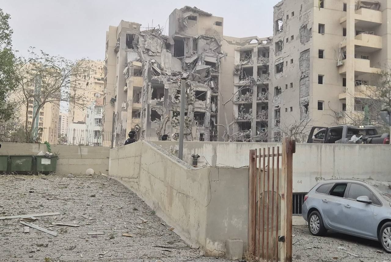 8 3 dead as Israel reports Iranian missile attacks after US-announced truce