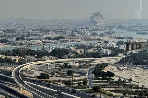images 29 Israel Attack Qatar: പ്രതികാരം ചർച്ചചെയ്യാൻ രണ്ടുദിവസത്തെ അറബ് - ഇസ്ലാമിക് ഉച്ചകോടി; കൊല്ലപ്പെട്ടവരുടെ മയ്യിത്ത് നിസ്കാരത്തിൽ പങ്കെടുത്ത് അമീർ
