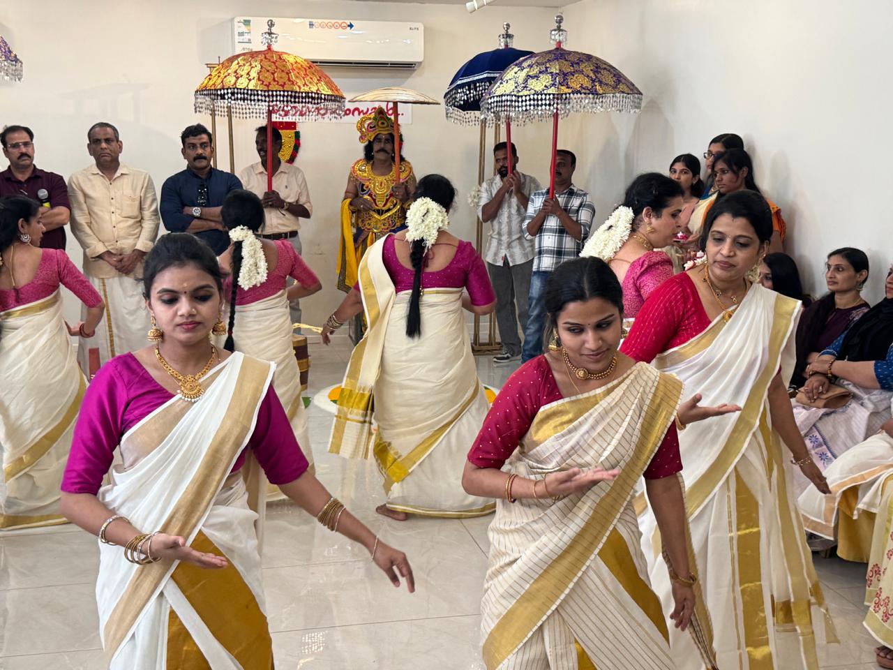 IMG 20251001 WA0109 തൃശൂർ ജില്ലാ സൗഹൃദവേദി ജിദ്ദ ഓണാഘോഷം നടത്തി