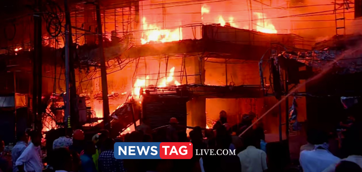 huge fire broke out at Thaliparambu shoping complex