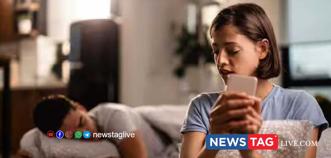 women using extramarital dating apps