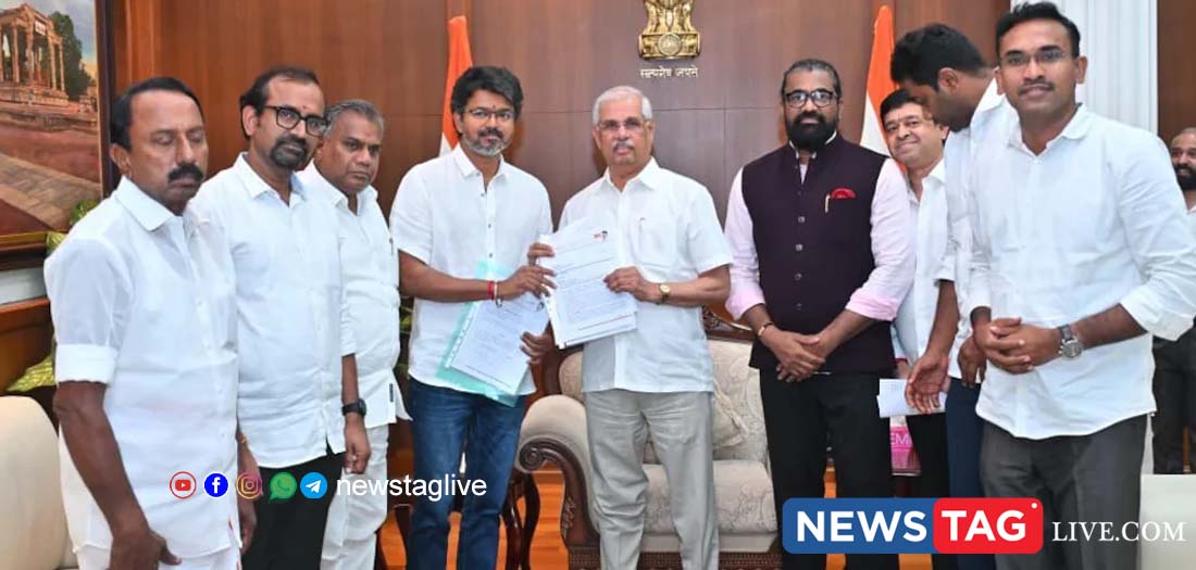 VIJAY WITH GOVERNOR ARLEKAR