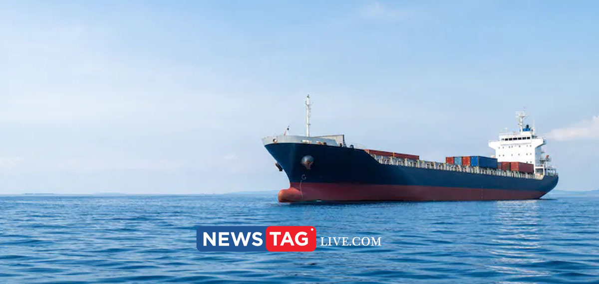 Indian ship sinks in Yemen coast