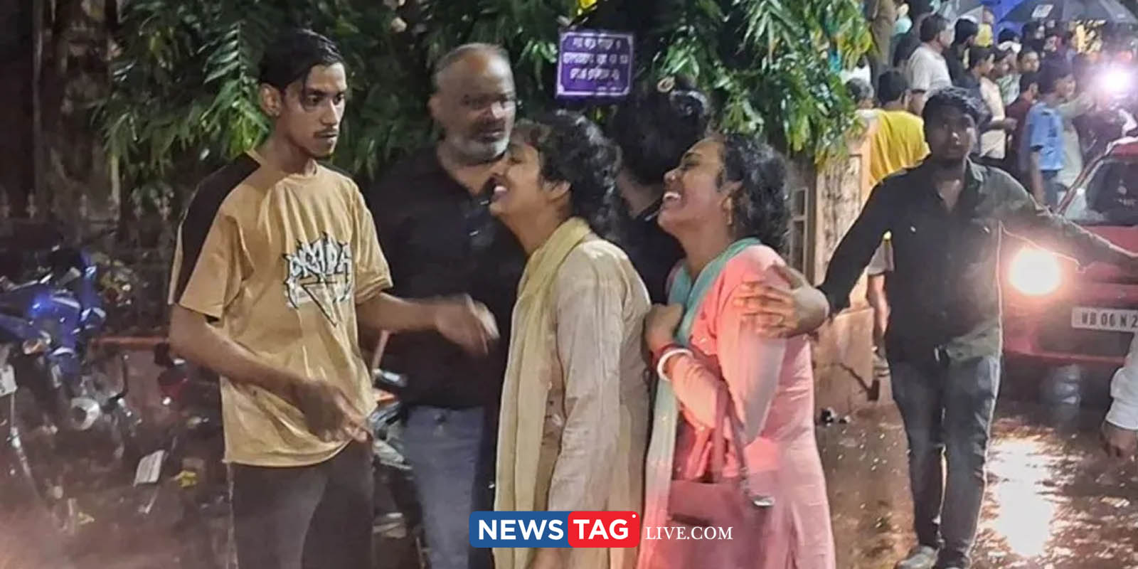 17 dead after stampede at Kolkata Durga Puja pandal