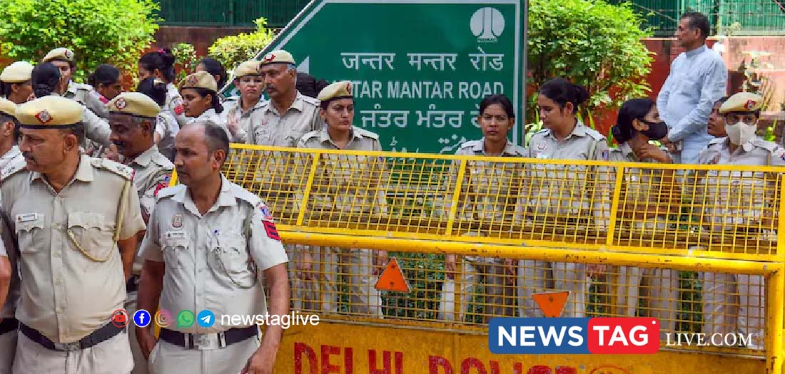 Supreme Court Special Sitting Delhi CJP Protest Metro Barricades